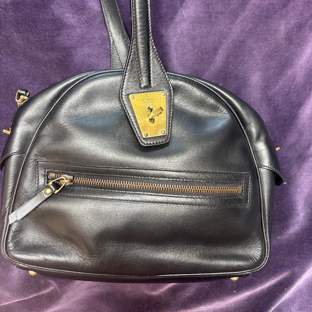 Rare never used Vintage Gucci black leather purse